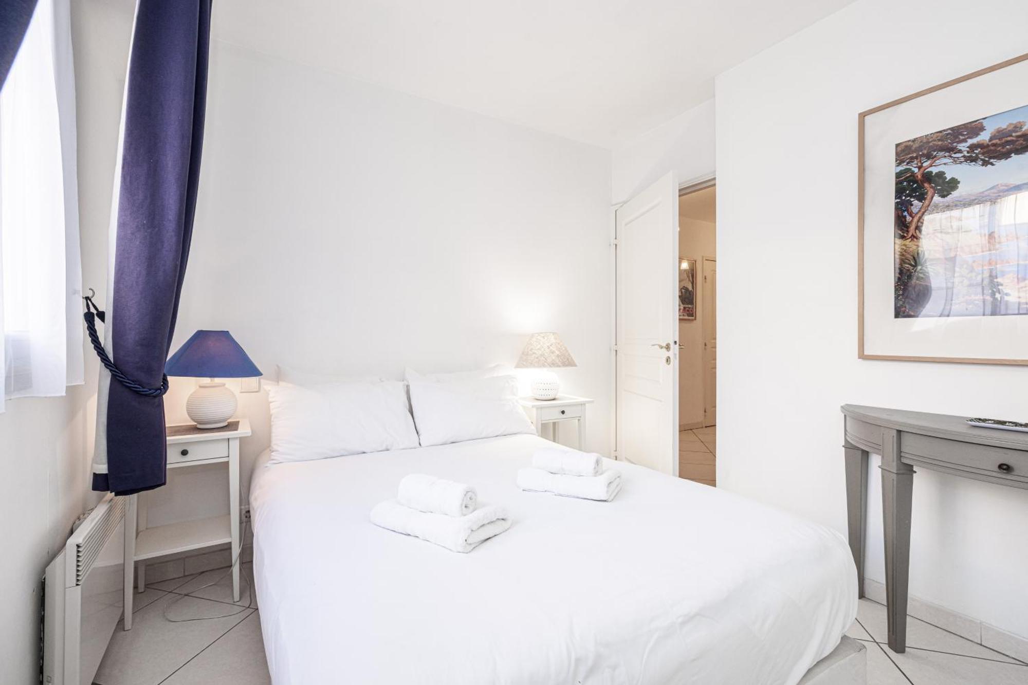 New 2 Bed In Antibes, 5 Min Walk To The