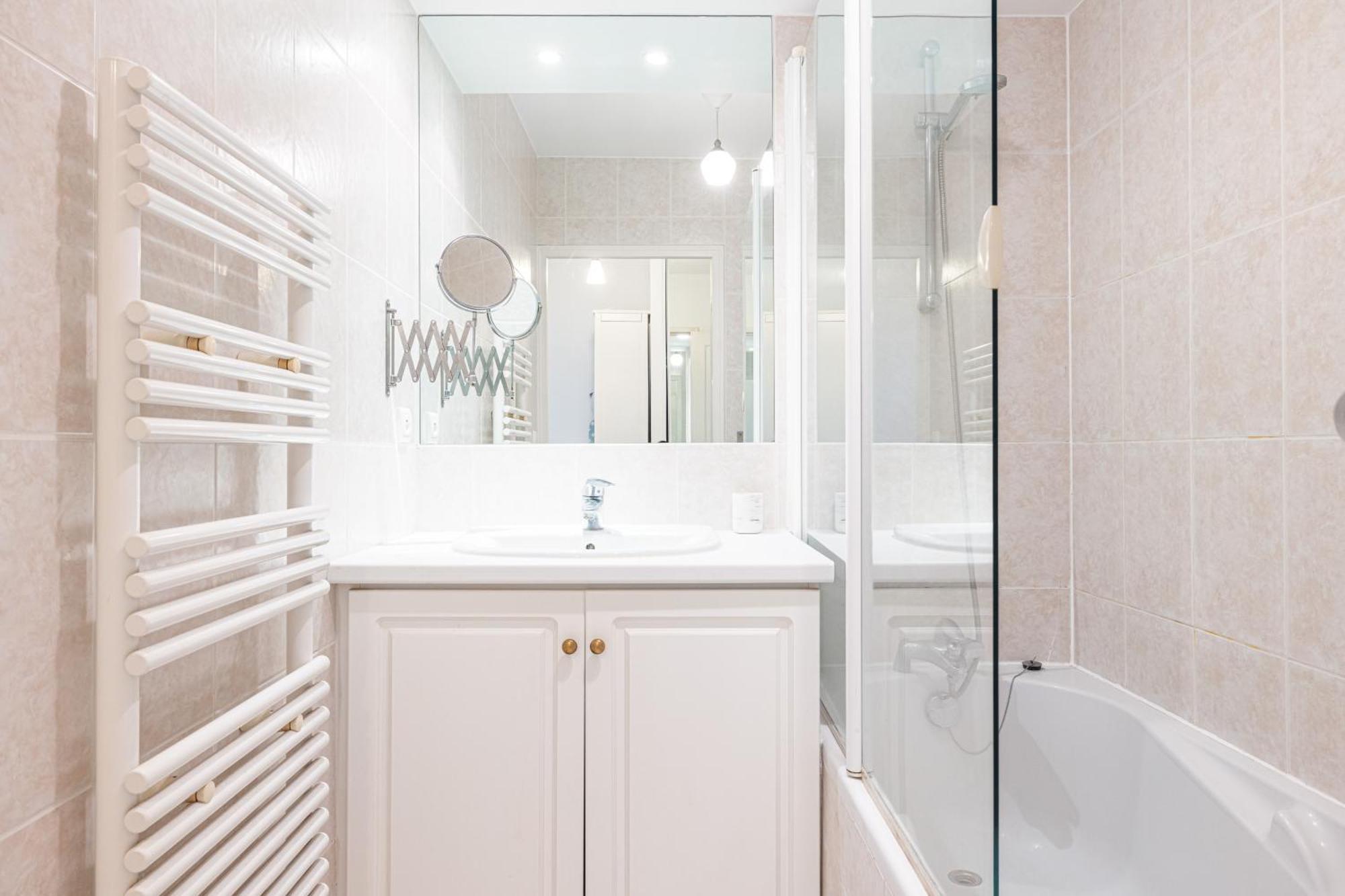 New 2 Bed In Antibes, 5 Min Walk To The Apartment
