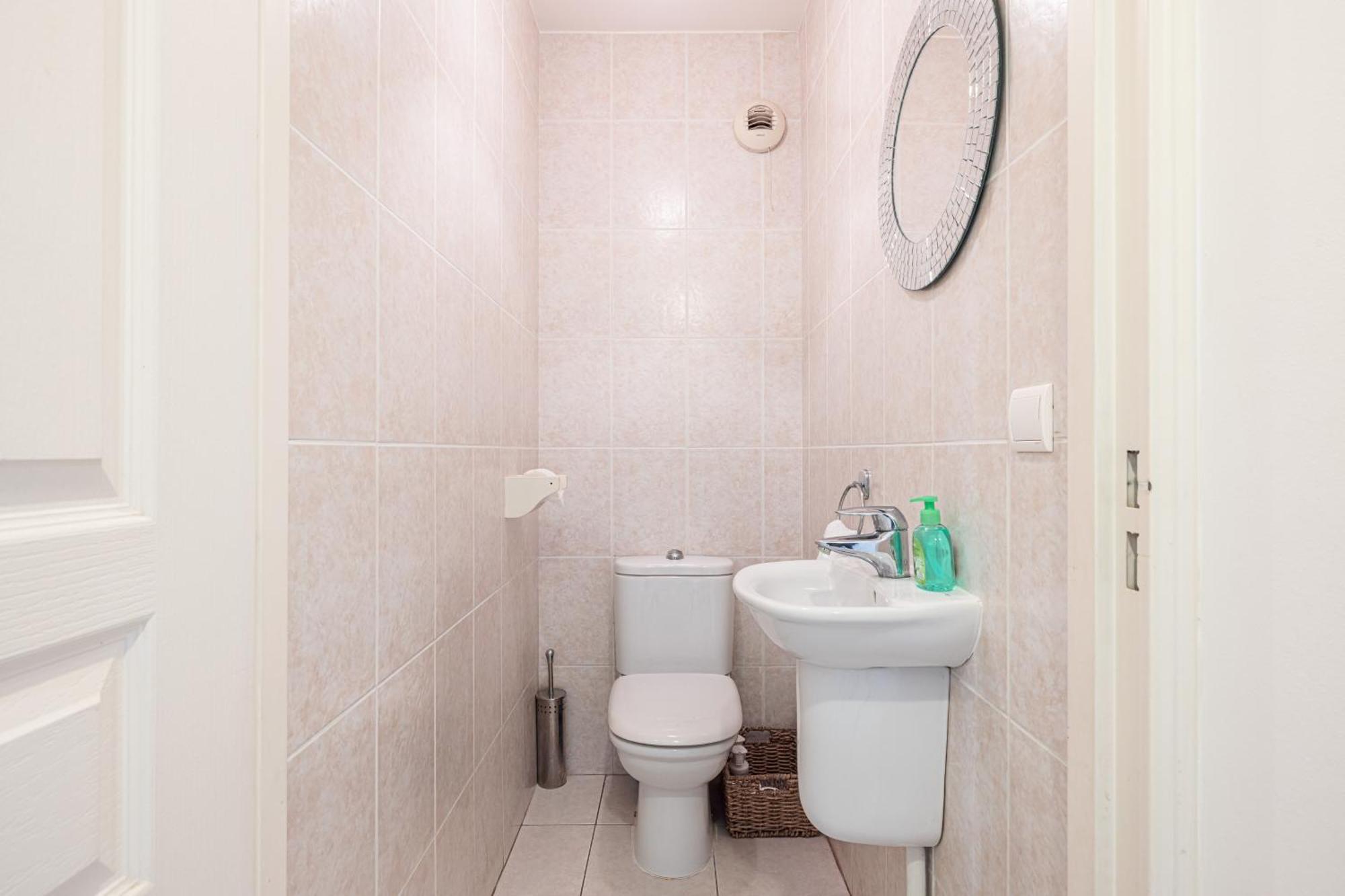 New 2 Bed In Antibes, 5 Min Walk To The *