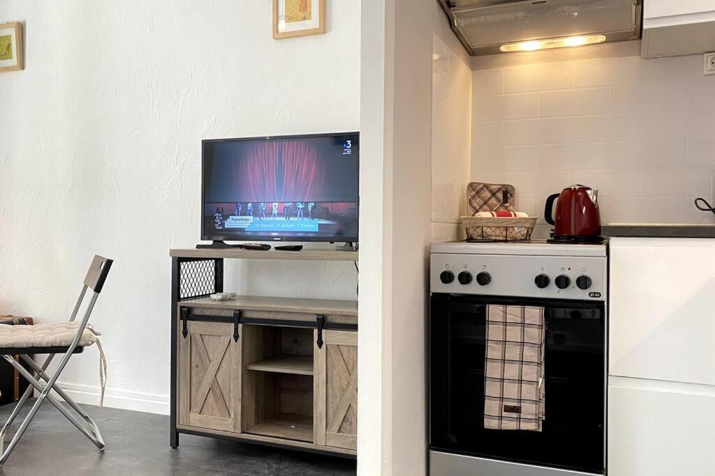 Apartment Balcon, Centre Ville, Proximite Plages, Commerces, Restaurants, Musees... Antibes