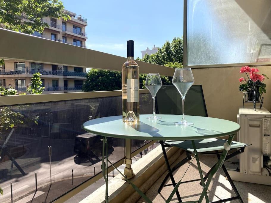 Balcon, Centre Ville, Proximite Plages, Commerces, Restaurants, Musees... * Antibes