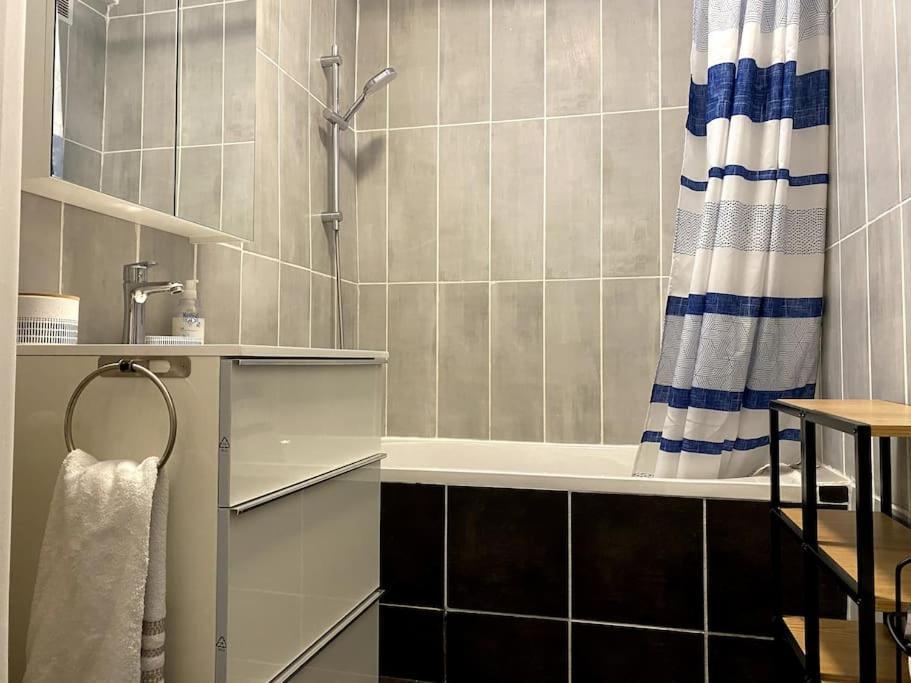 Apartment Balcon, Centre Ville, Proximite Plages, Commerces, Restaurants, Musees... *