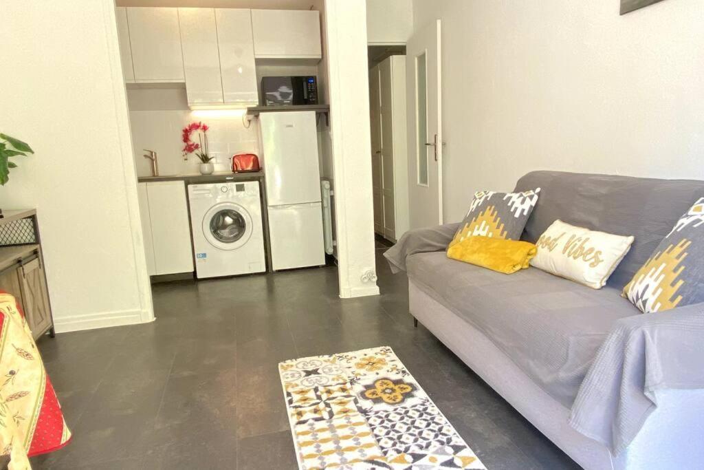 Apartment Balcon, Centre Ville, Proximite Plages, Commerces, Restaurants, Musees... Antibes