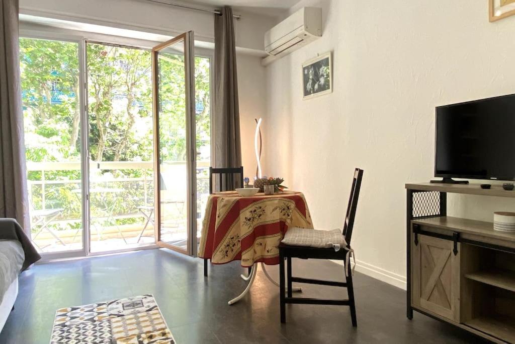 Apartment Balcon, Centre Ville, Proximite Plages, Commerces, Restaurants, Musees...