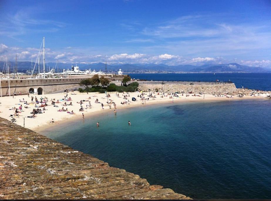 Balcon, Centre Ville, Proximite Plages, Commerces, Restaurants, Musees... *