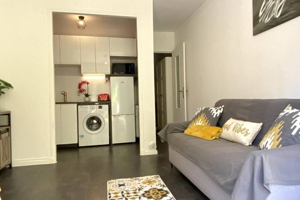 Apartment Balcon, Centre Ville, Proximite Plages, Commerces, Restaurants, Musees...