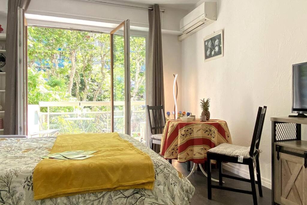 Apartment Balcon, Centre Ville, Proximite Plages, Commerces, Restaurants, Musees... *