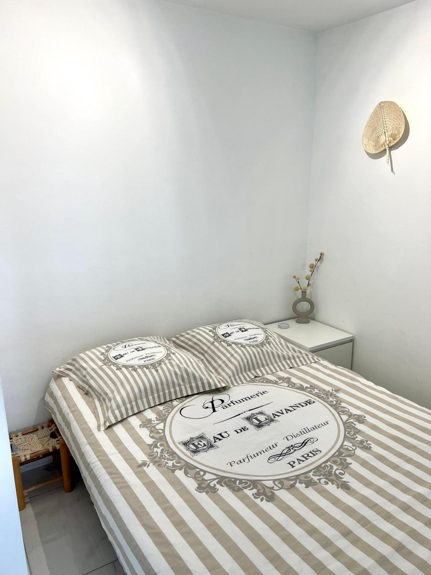 Apartment 4 Couchages A 12 Min De La A Pied Avec Wifi, Le Parking, Linge De Lits, Et Serviettes Sont En Option *