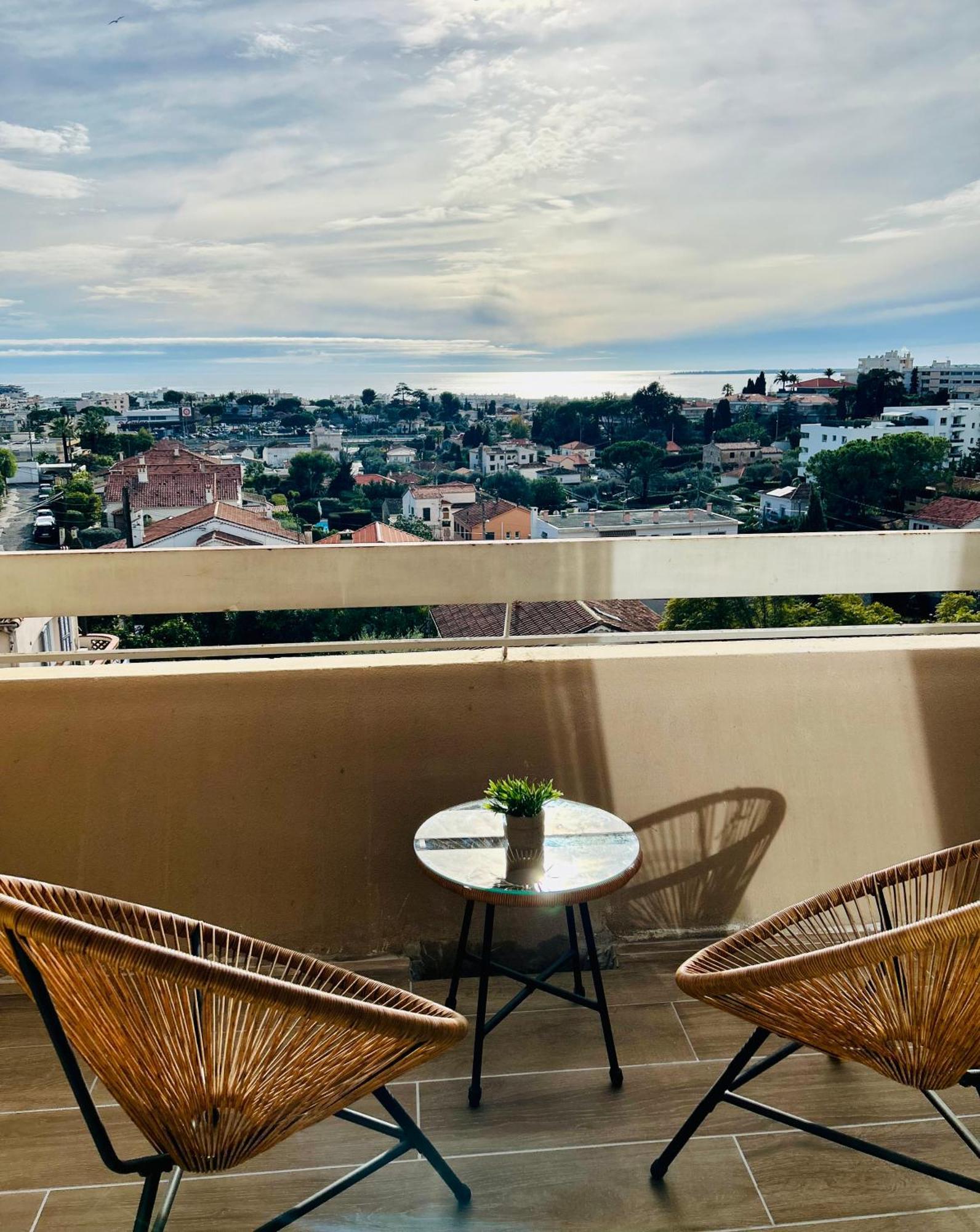 Joli Cozy Vue Apartamento Antibes