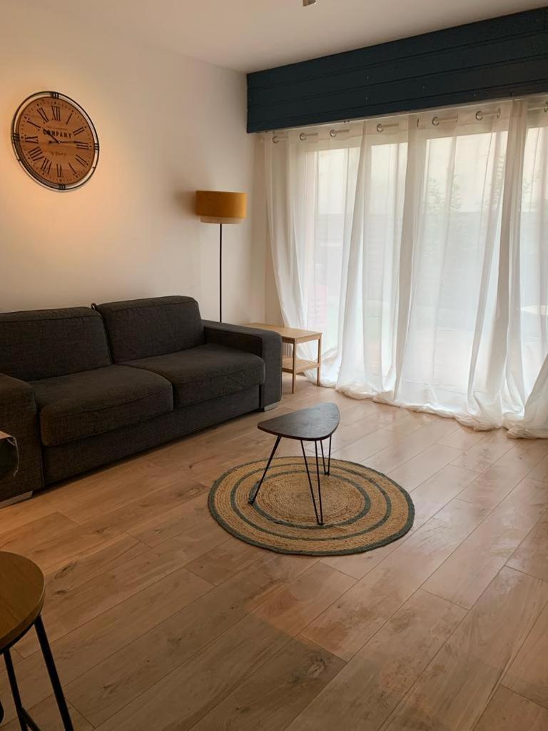 Superbe Studio Plein Pied Grand Jardin A 500m De La Plage Appartement