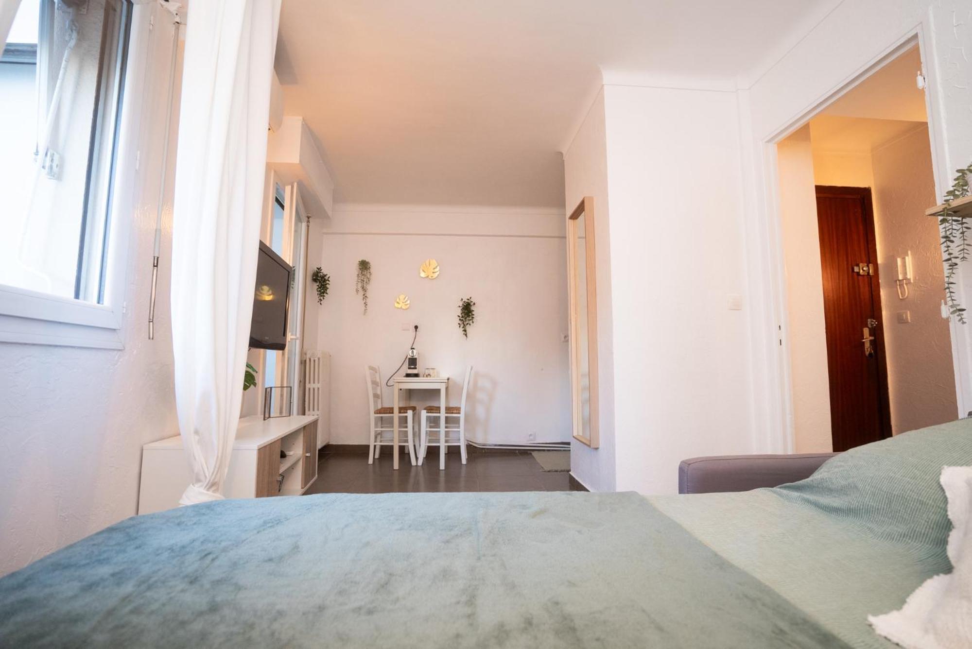 Location Studio Avec Loggia Apartamento