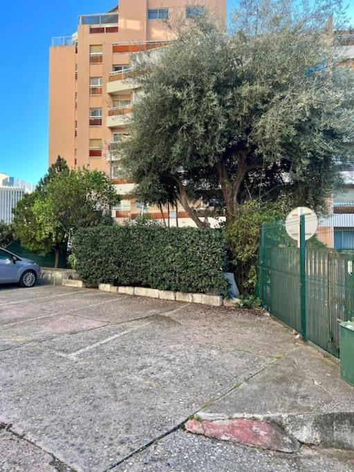 4 Couchages A 12 Min De La A Pied Avec Wifi, Le Parking Est En Option Apartment Antibes
