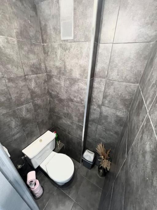 4 Couchages A 12 Min De La A Pied Avec Wifi, Le Parking, Linge De Lits, Et Serviettes Sont En Option