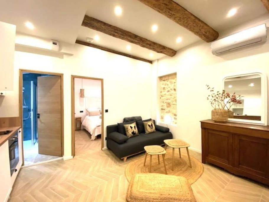 Charme & Authenticite Au Coeur De La Vieille Apartment Antibes