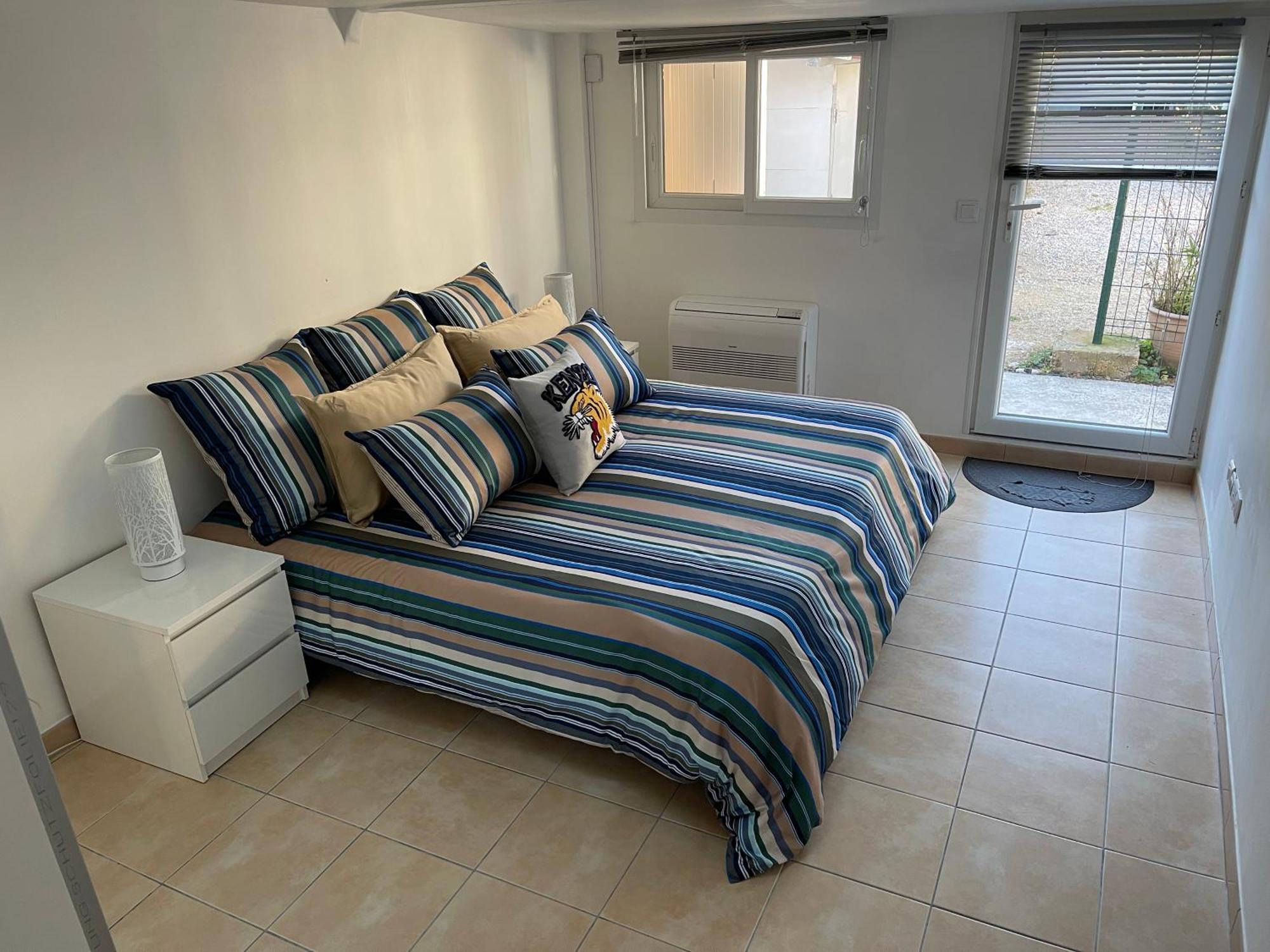 Climatisee Piscine 3 A 800m Ferienhaus Antibes