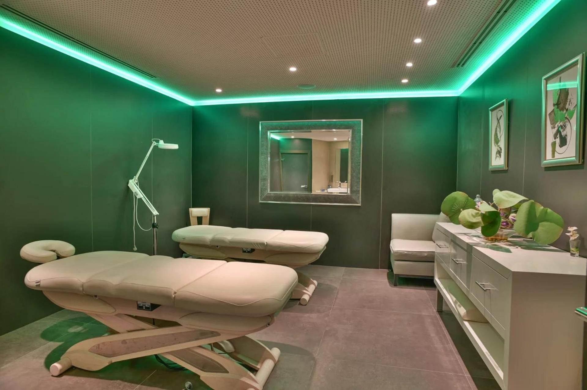 Luxury Garden 2br In The Development Of Cap D'antibes-juan Les Pins Apartment *