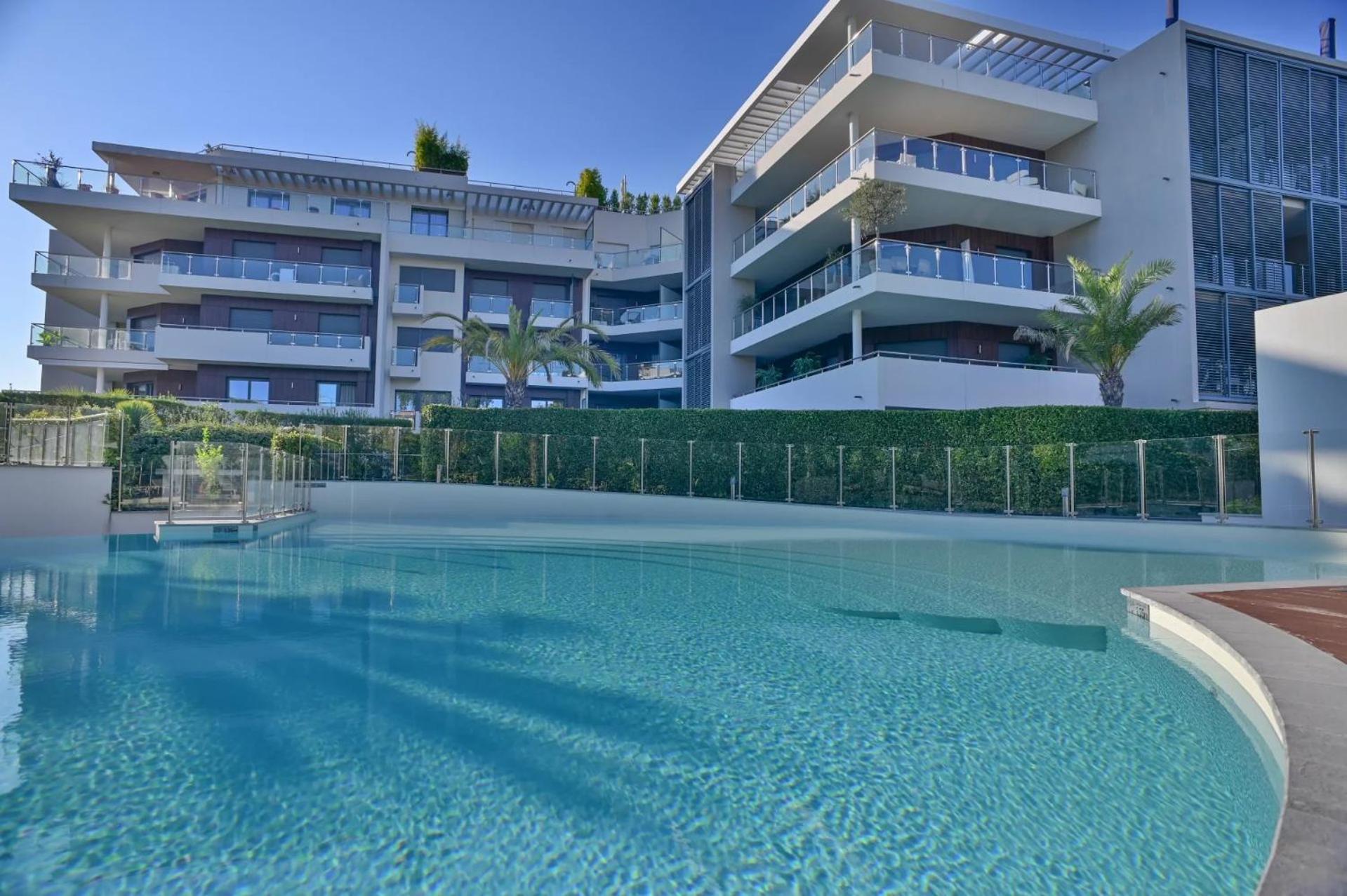 Luxury Garden 2br In The Development Of Cap D'antibes-juan Les Pins Antibes