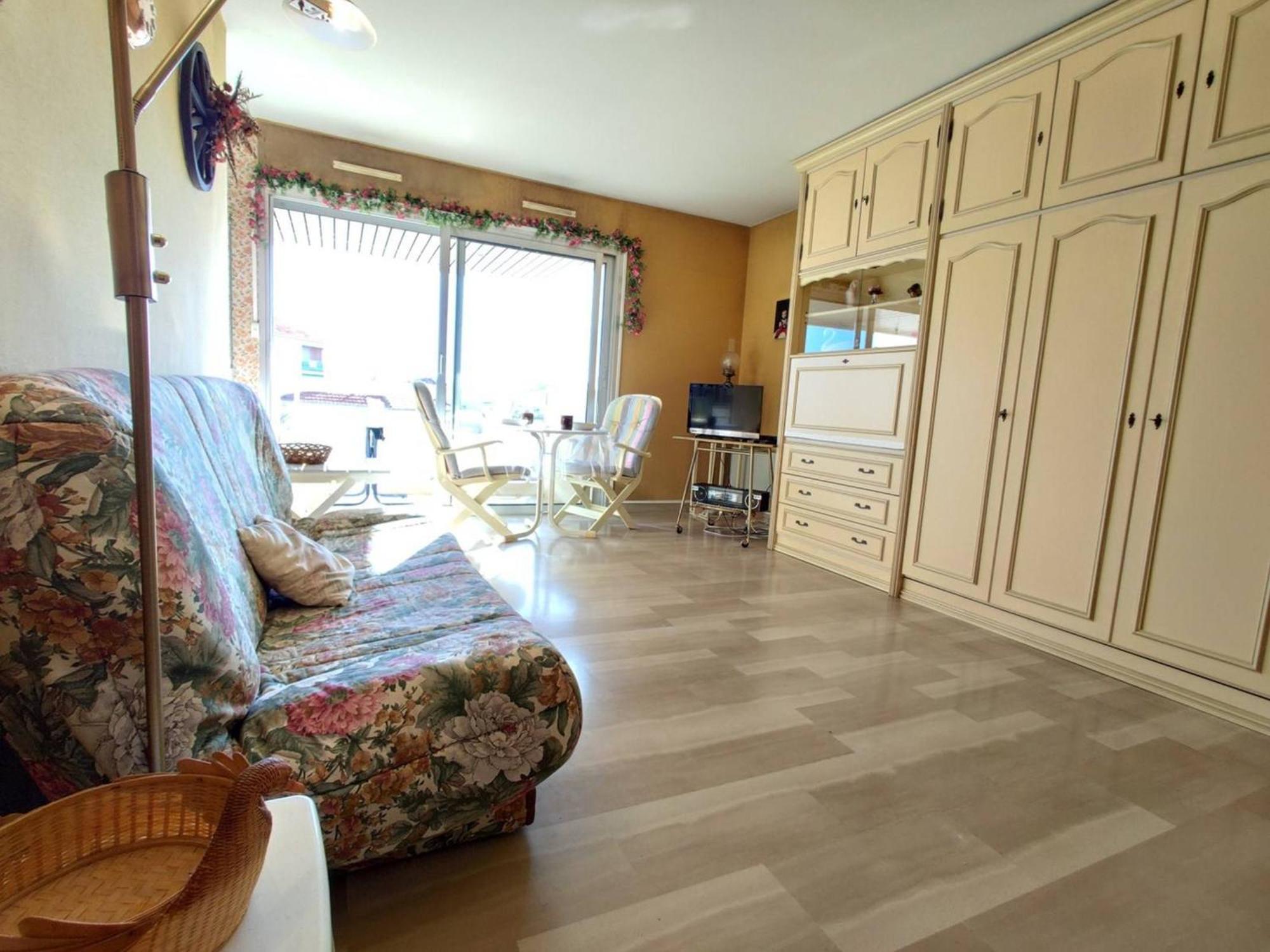 Studio Pour 4 Avec Terrasse Ensoleillee, Parking Privatif, A 250m Des Plages A - Fr-1-252-153 *