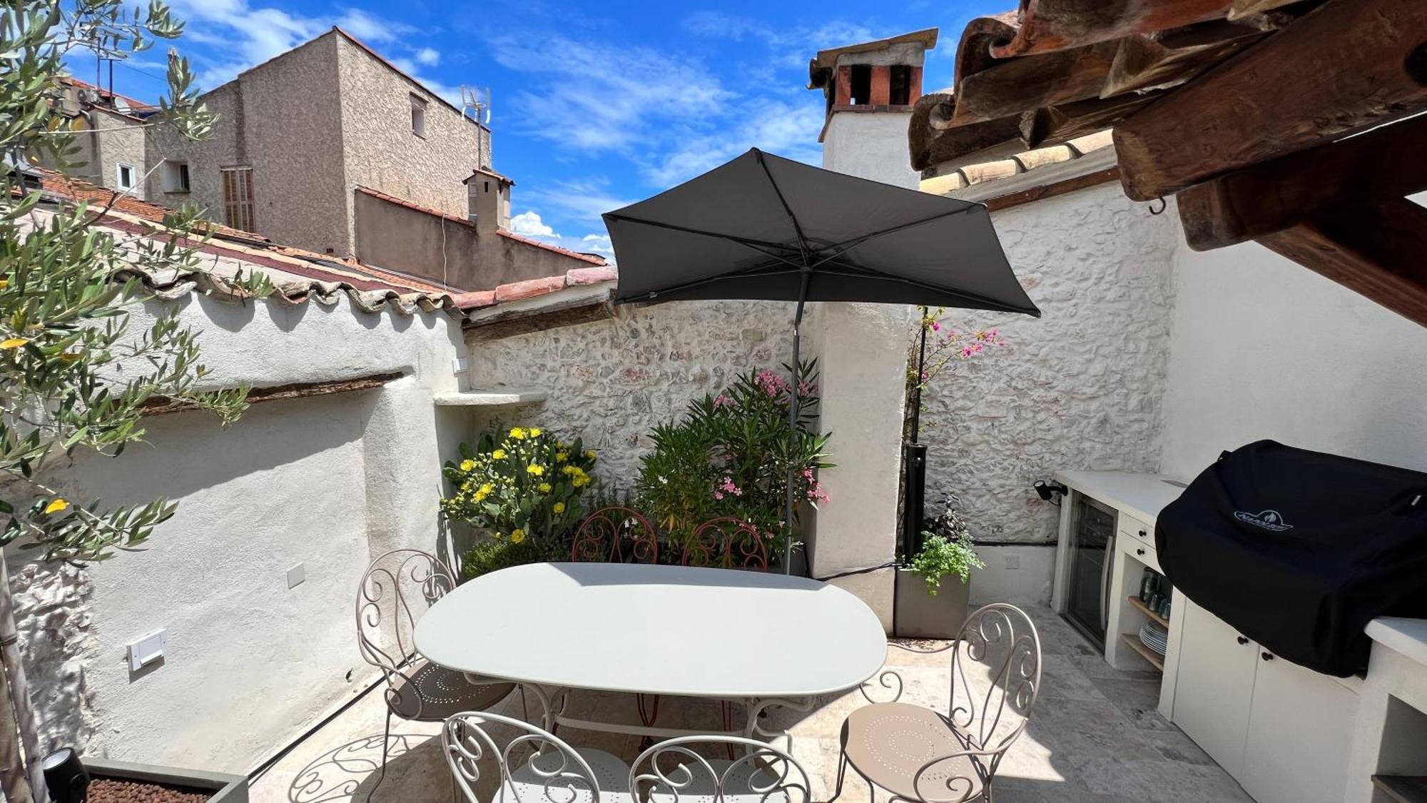Maison La Tropezienne ... New • Fabulous 5* Luxe & Terrasse • 6p. Old Town Holiday home