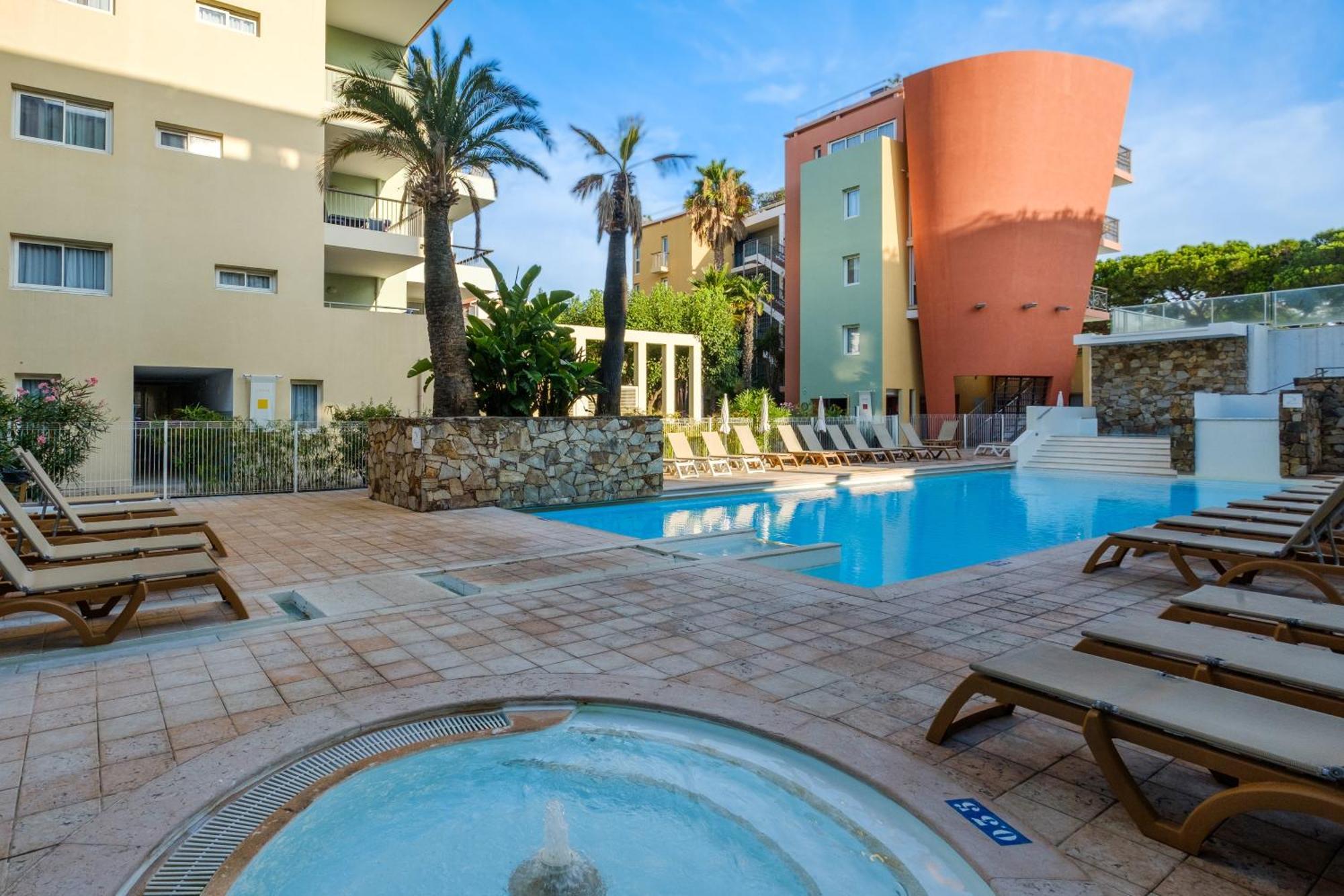 Aparthotel Pierre & Vacances Premium Port Prestige