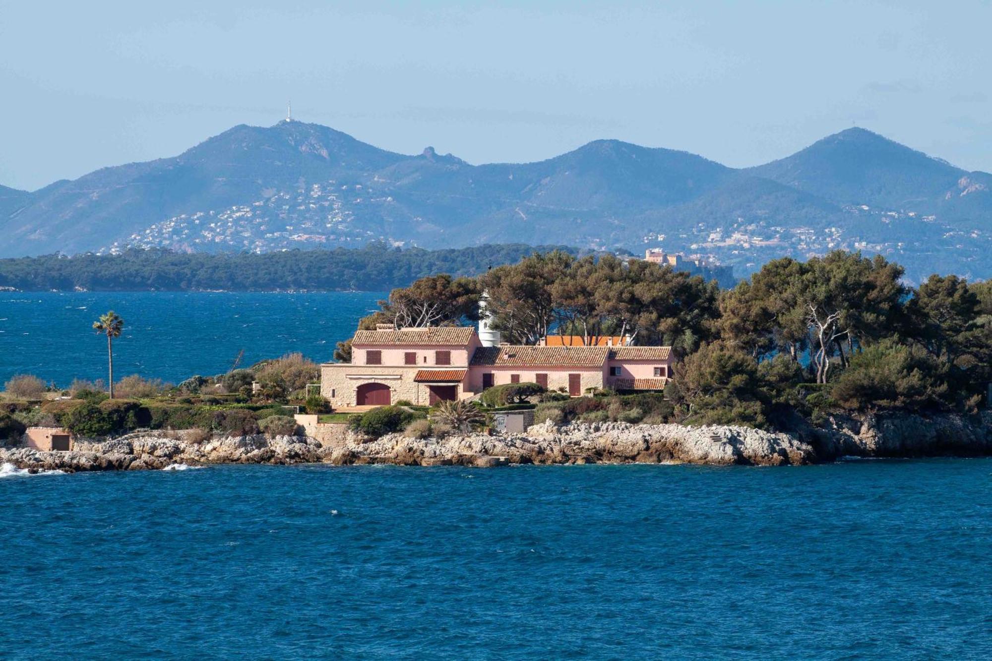 Apartment Modern In The Heart Of Cap D'antibes