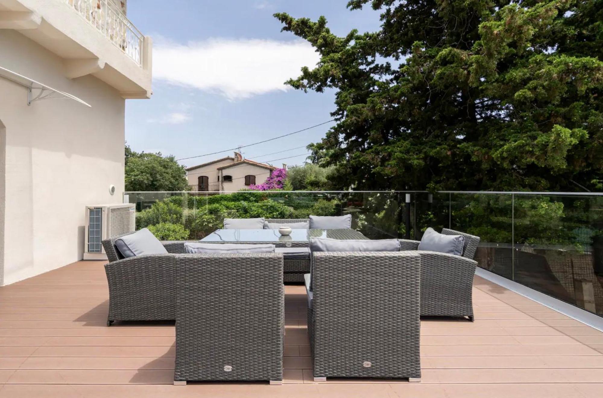 Villa Constance - *