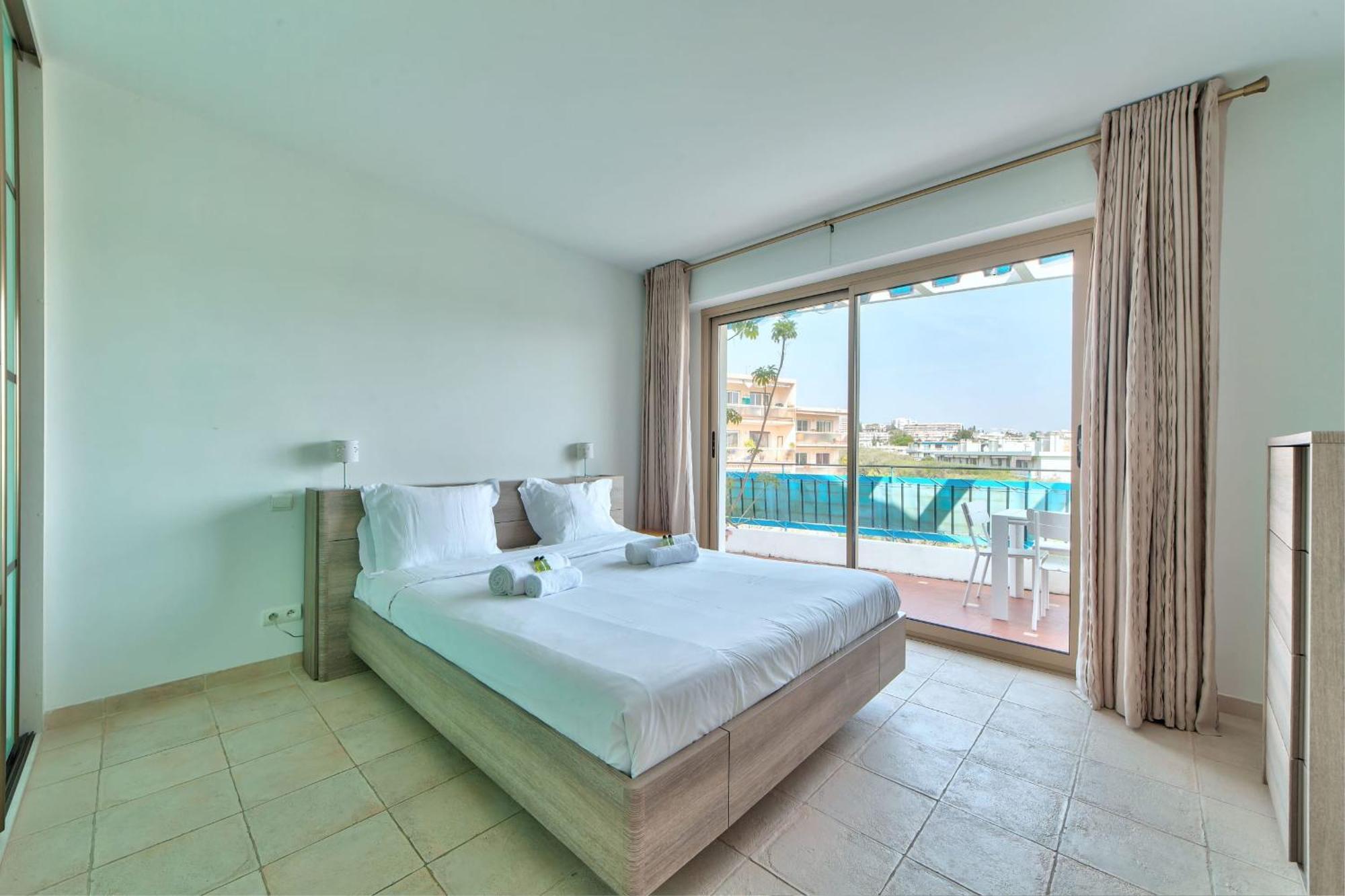 La Pinede Equiped With Air Conditioning And A Pool! * Antibes