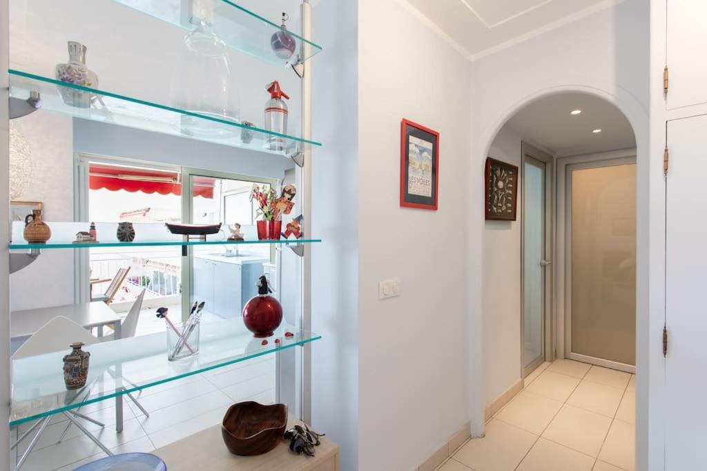 A2 - 1 Bdr Sea & Port View - Ac, Garage & Terrace Apartment