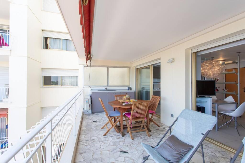 A2 - 1 Bdr Sea & Port View - Ac, Garage & Terrace