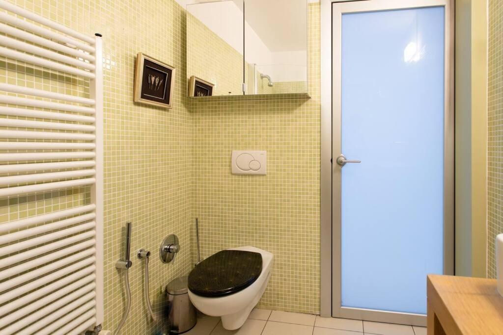 A2 - 1 Bdr Sea & Port View - Ac, Garage & Terrace *
