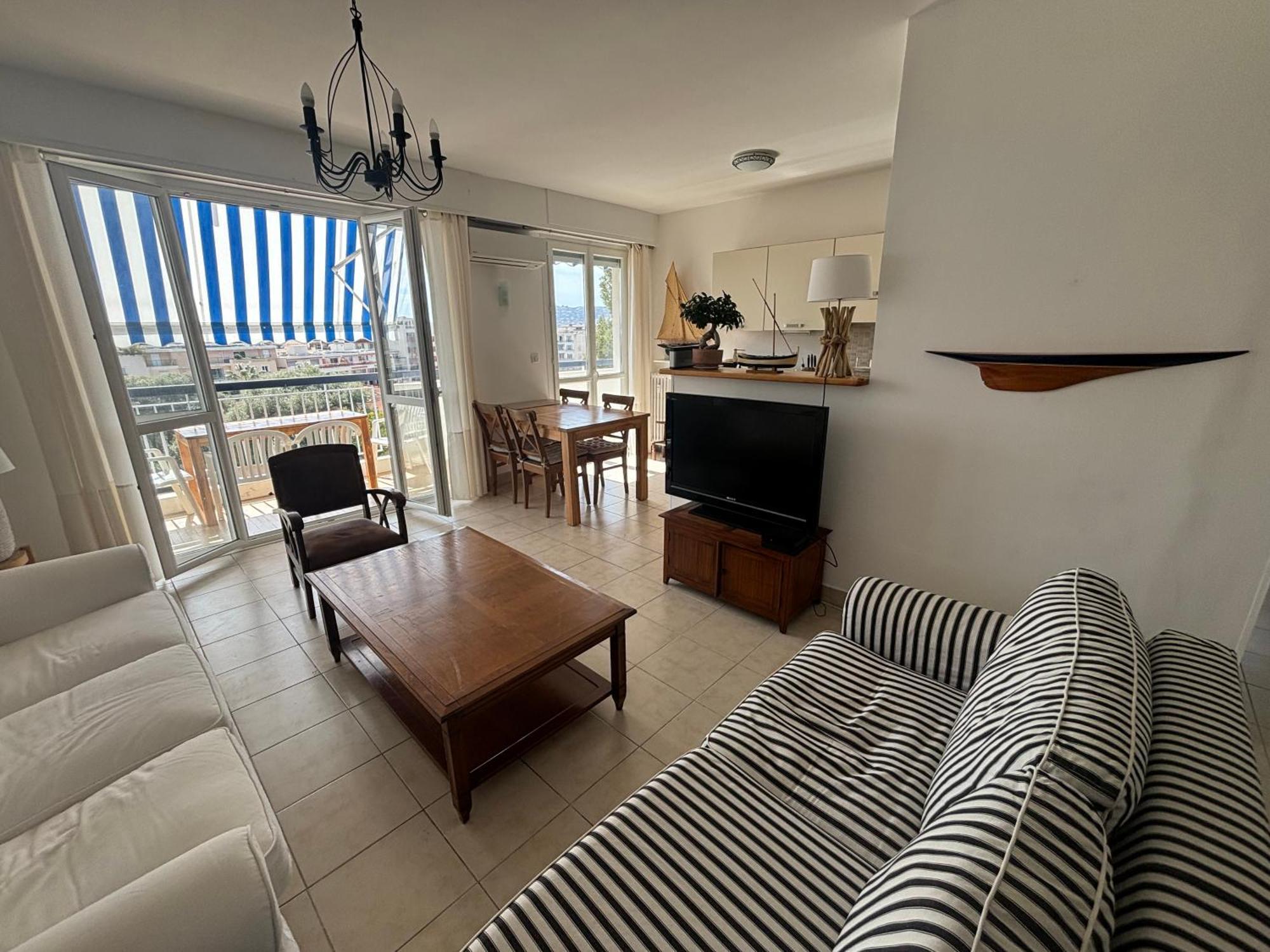2 Pieces 500 M De La Mer Apartment