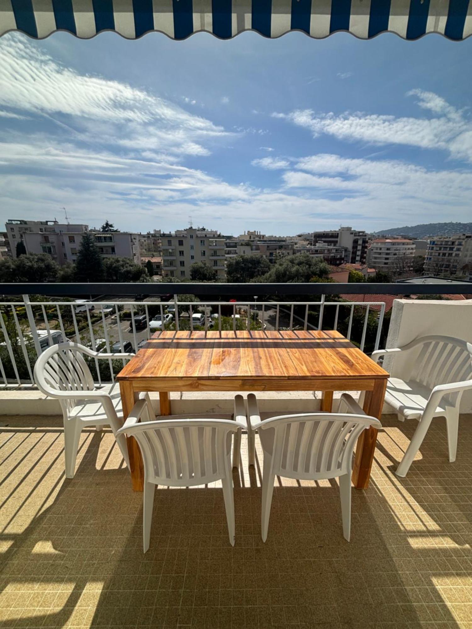 2 Pieces 500 M De La Mer * Antibes