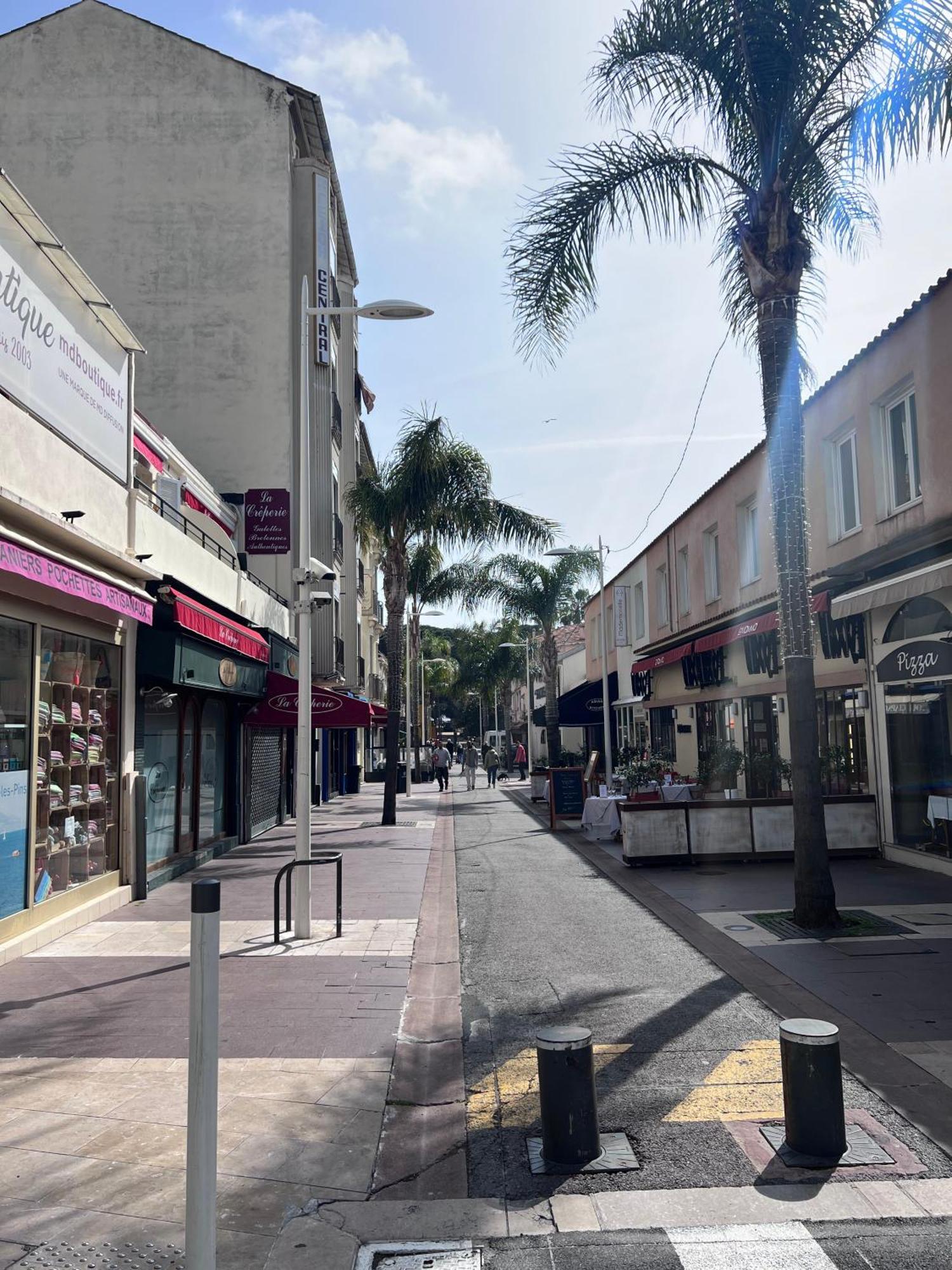 Juan Les Pins 2br Sunny Floor 50m * Antibes