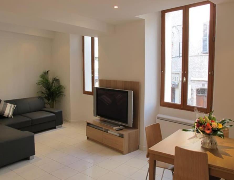 Apartment Heart Of Old 1 Min To Beach