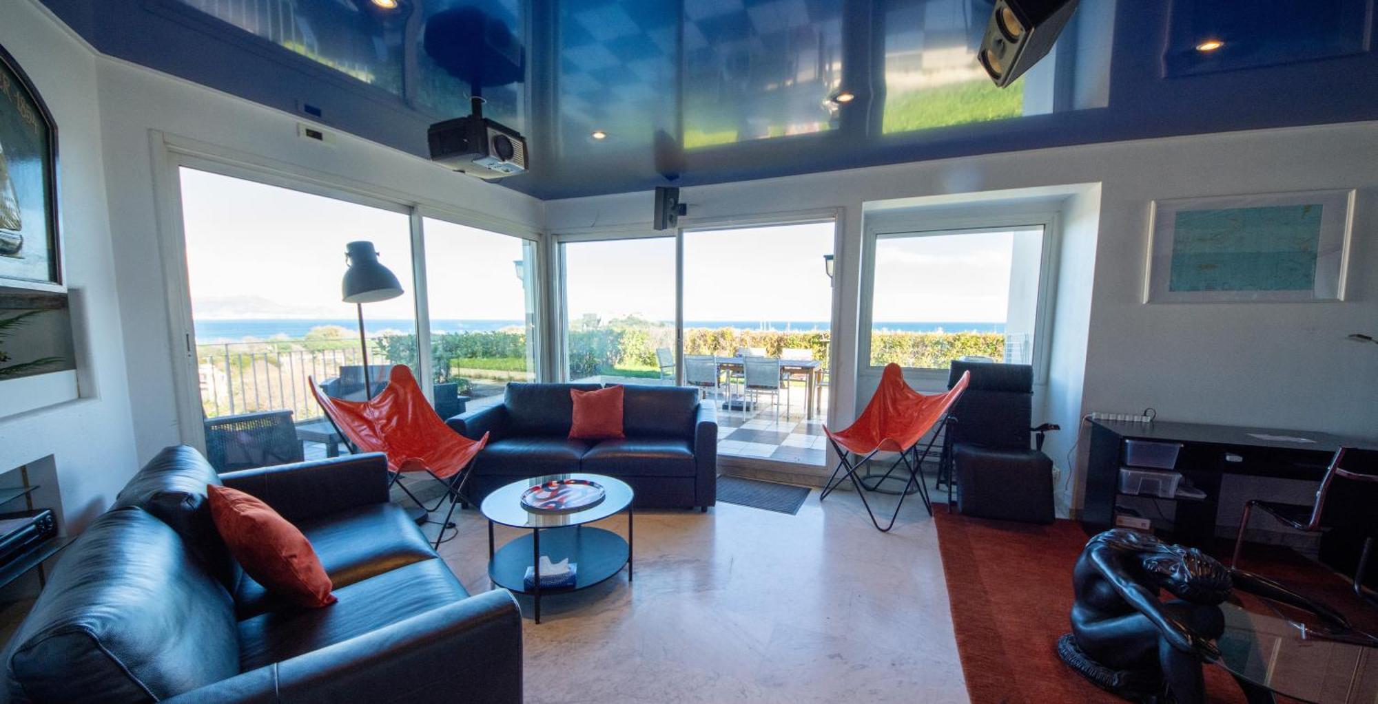 Rooftop, Sea View, Facing The Harbor, Near Center And Apartamento *