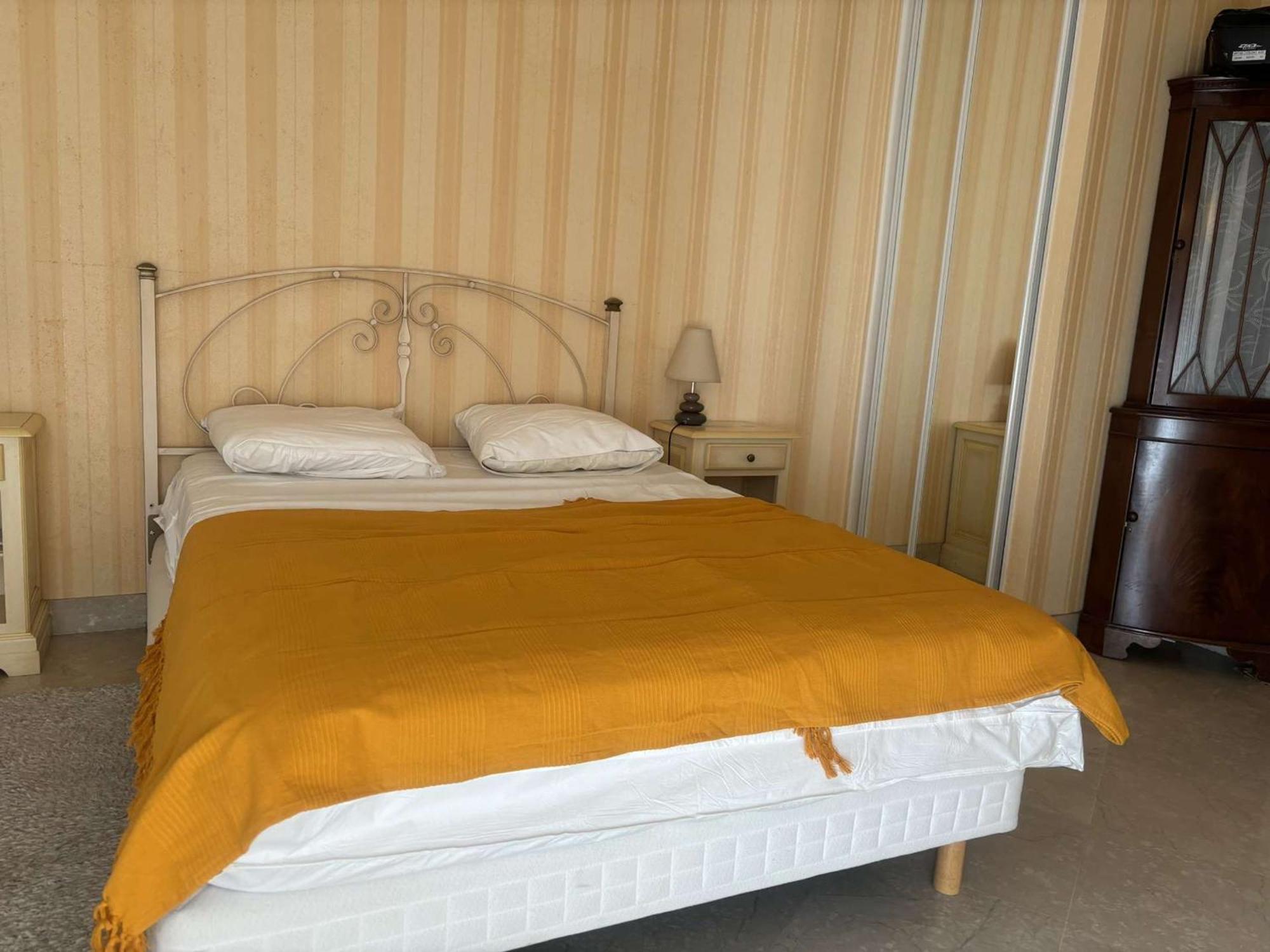 2p A Juan Les Pins : Emplacement Ideal, Parking, Terrasses, Proche Et Commerces - Fr-1-252-188 Appartement