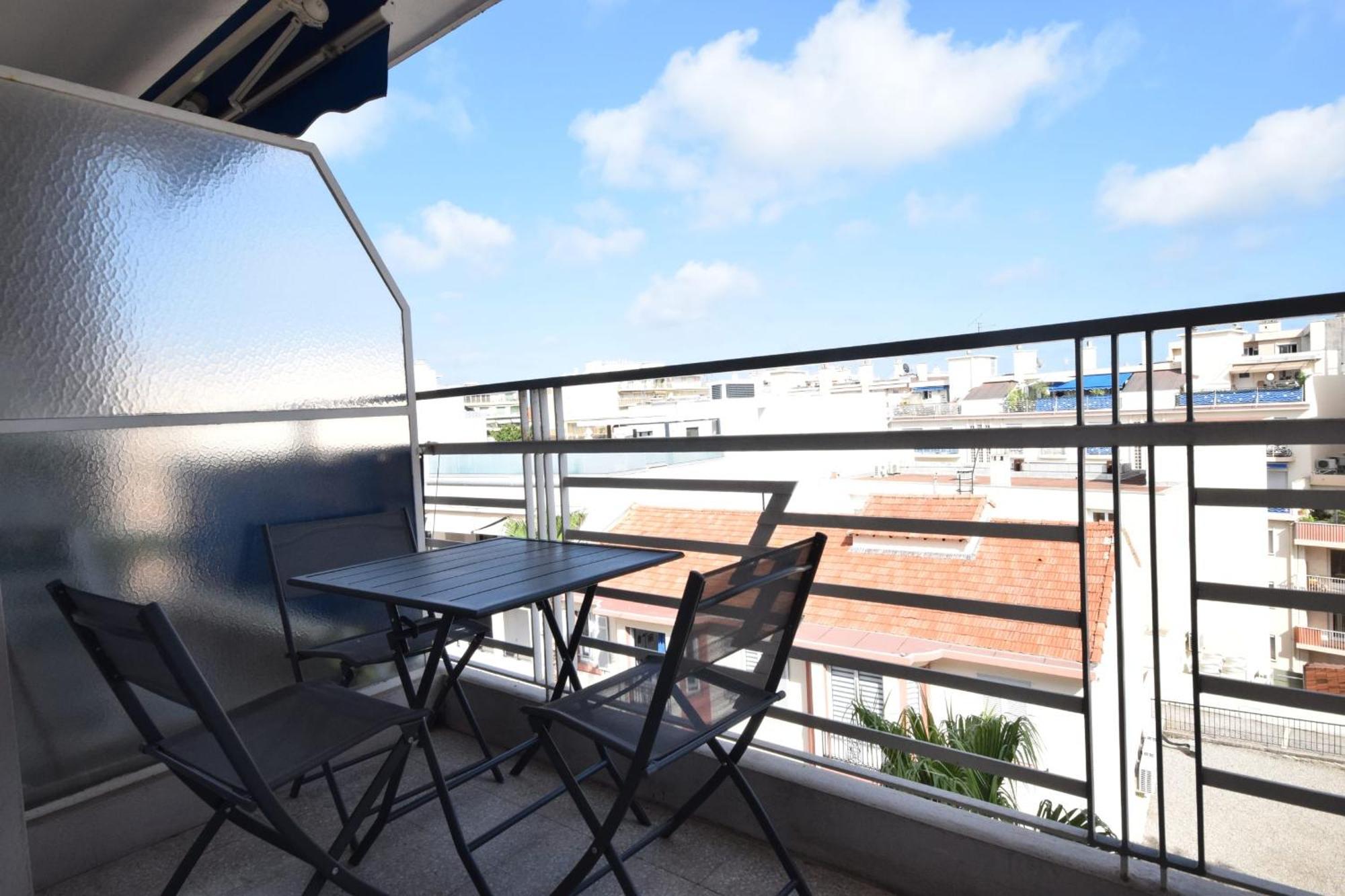 L'aiglon Airco In The Town Center For 4 By Sunset Apartment