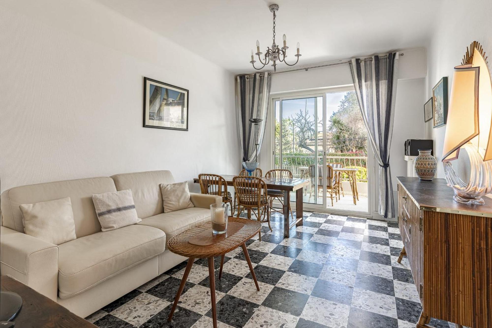In The Heart Of The Cap D'antibes Lovely Flat * Antibes