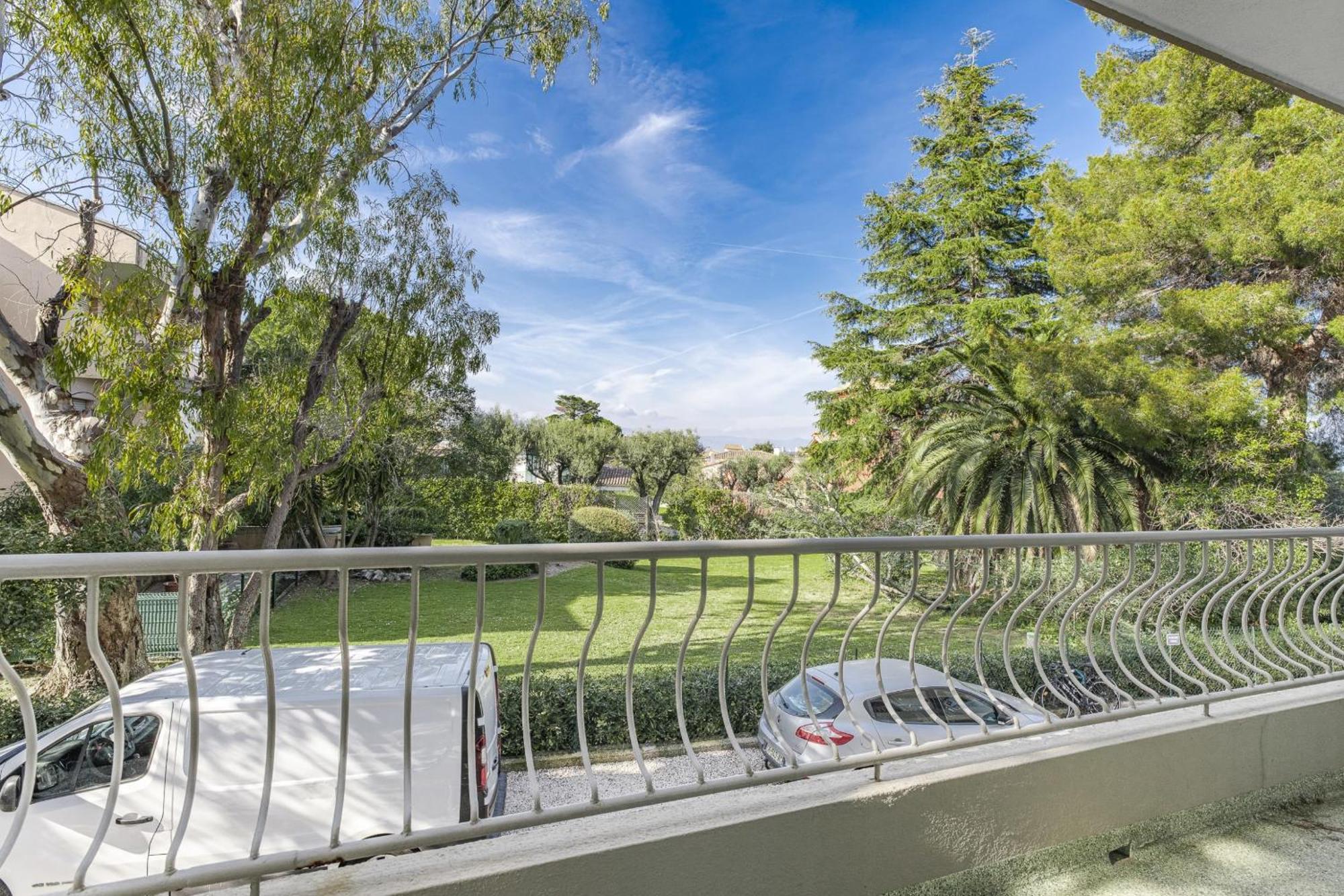 Apartment In The Heart Of The Cap D'antibes Lovely Flat *