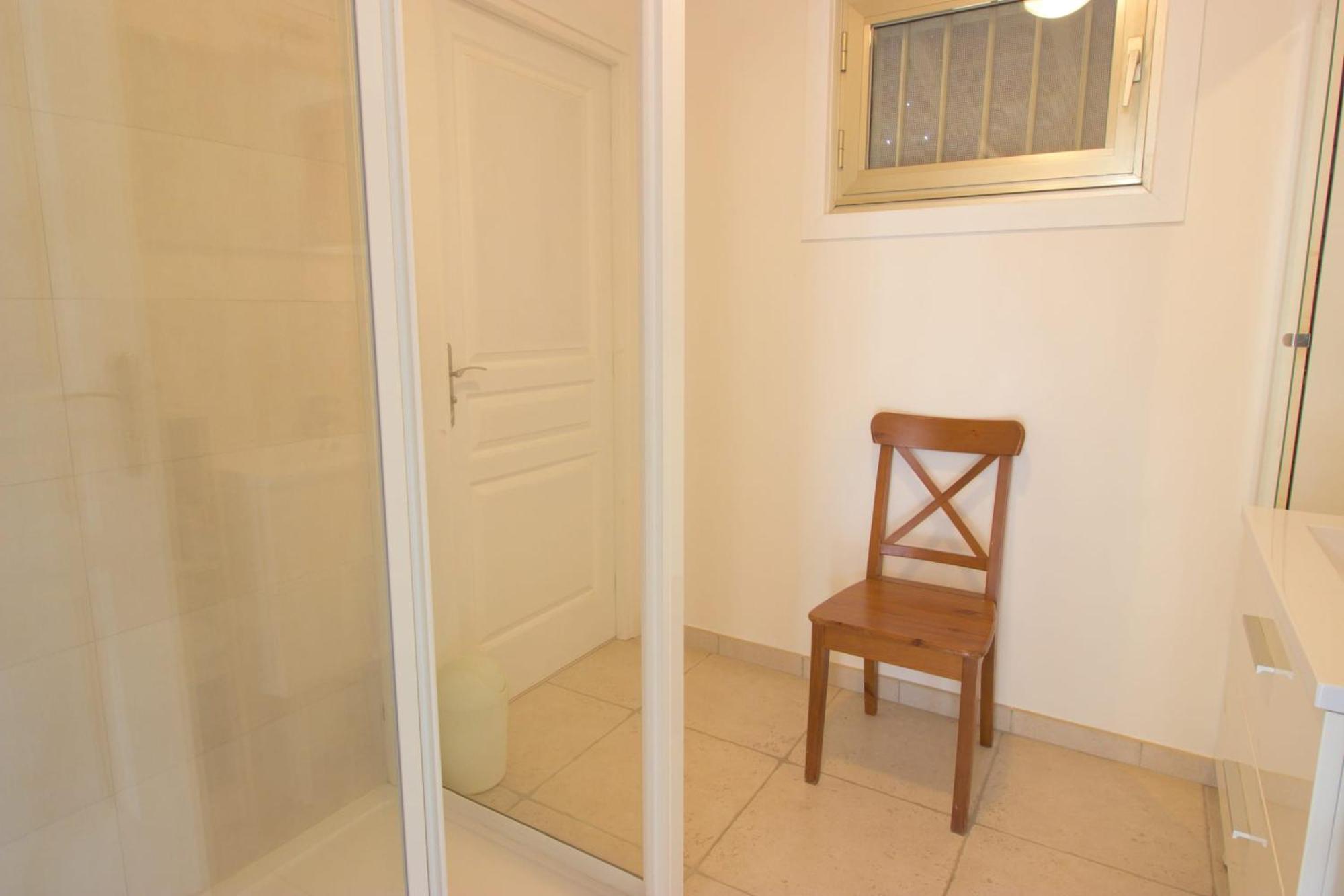 - 8 Personnes - Piscine - Parking Antibes