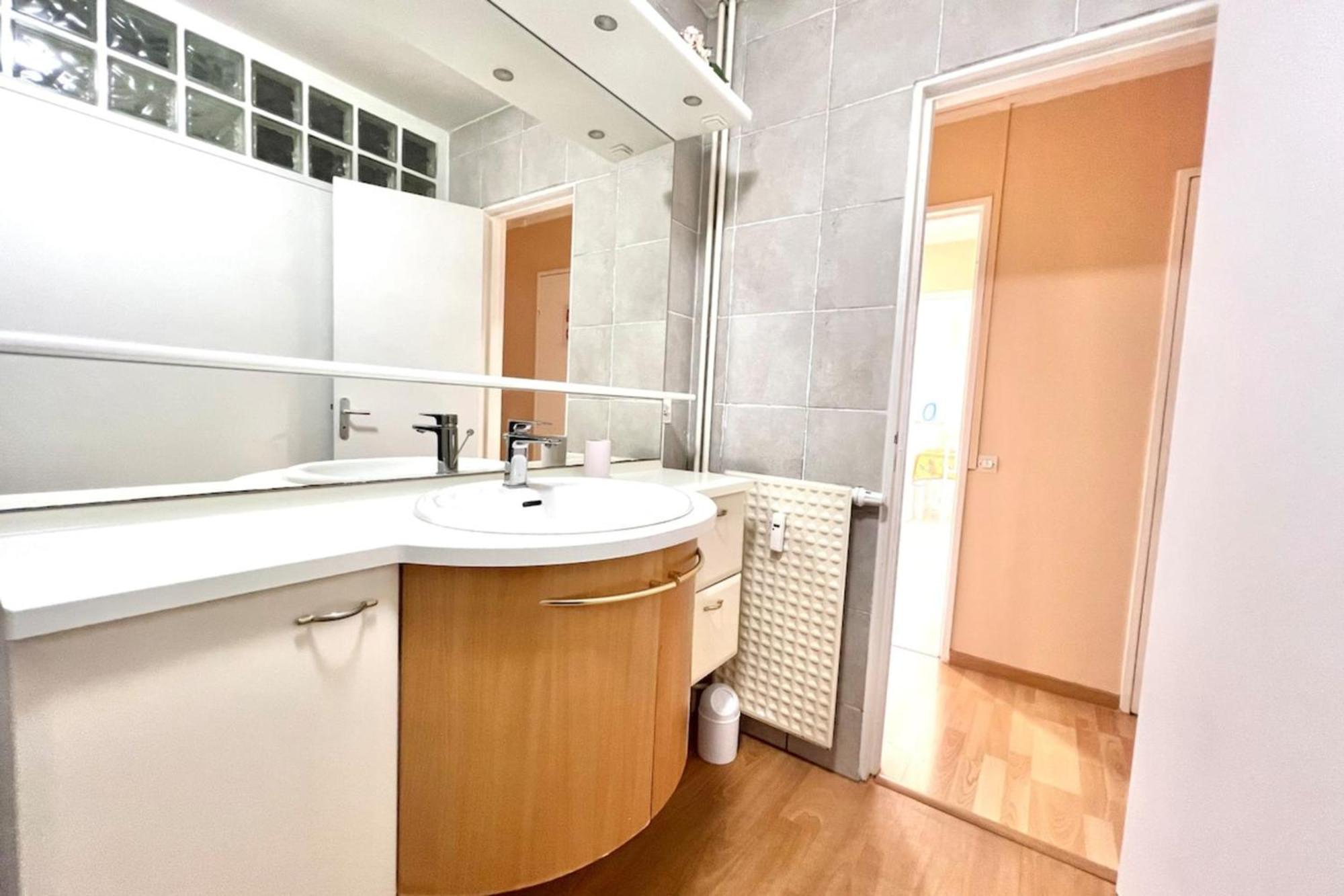 - 4 People - Parking Apartment Antibes