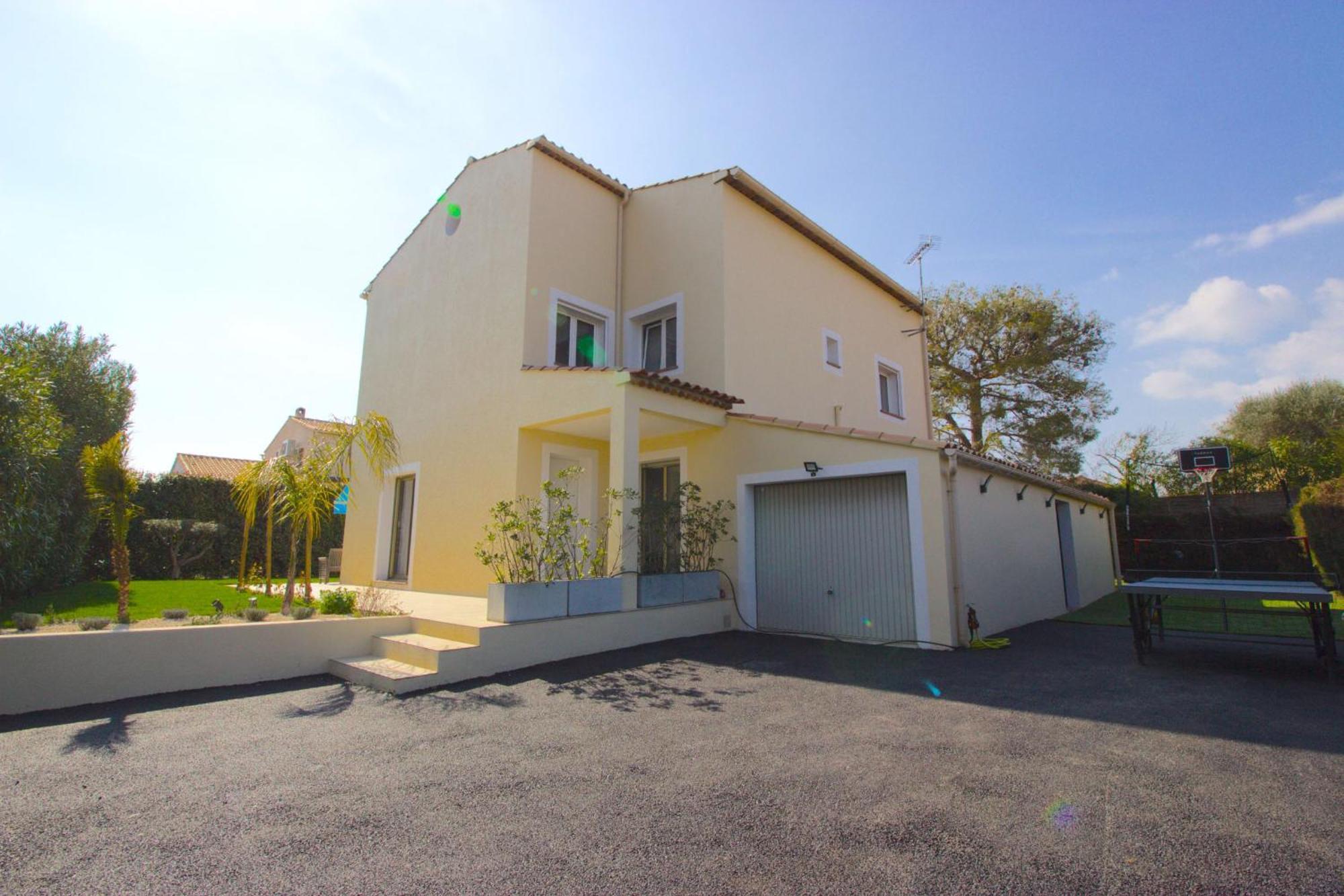 - 8 Personnes - Piscine - Parking Antibes
