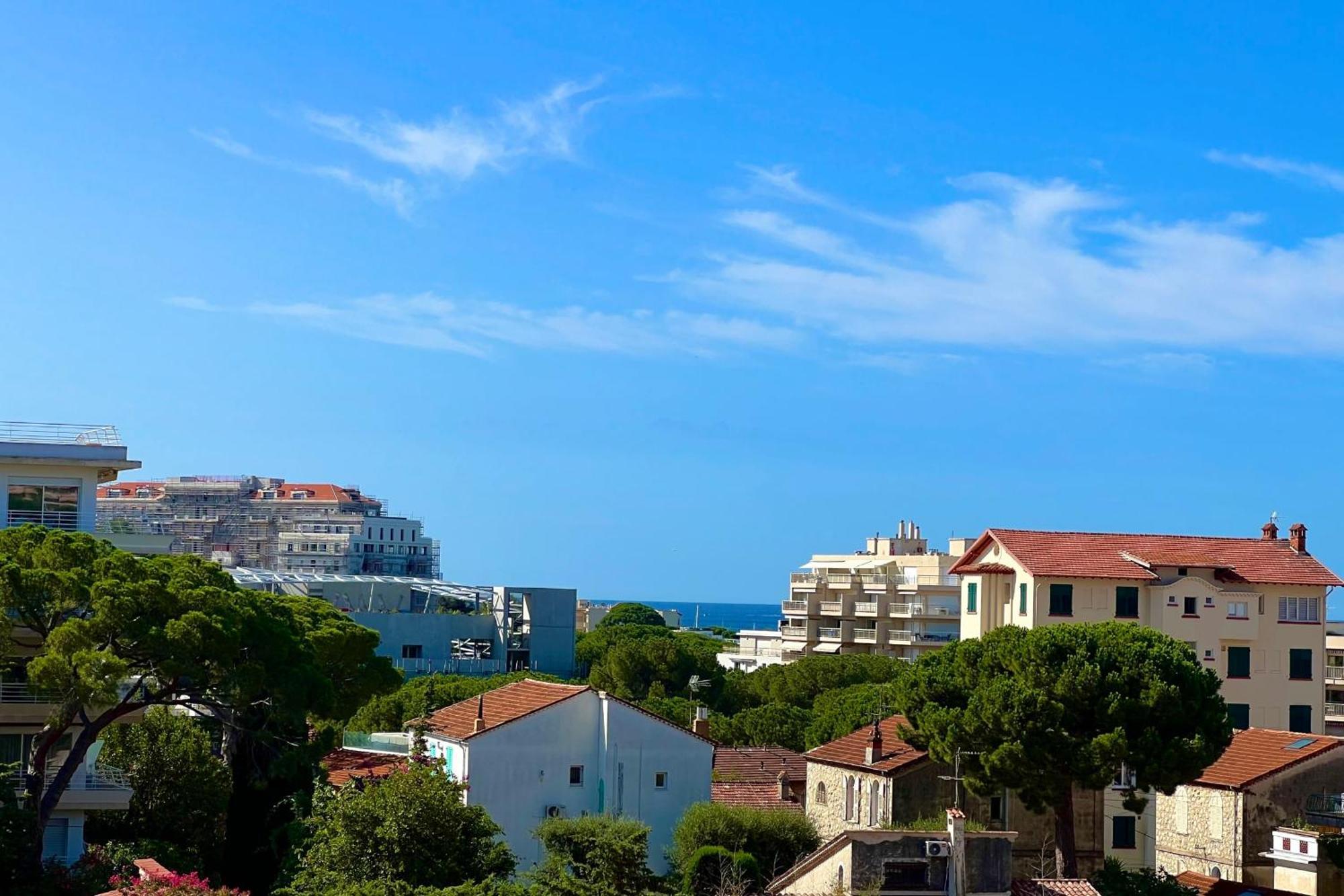 Juan Les Pins - Town Center - 4 People Antibes