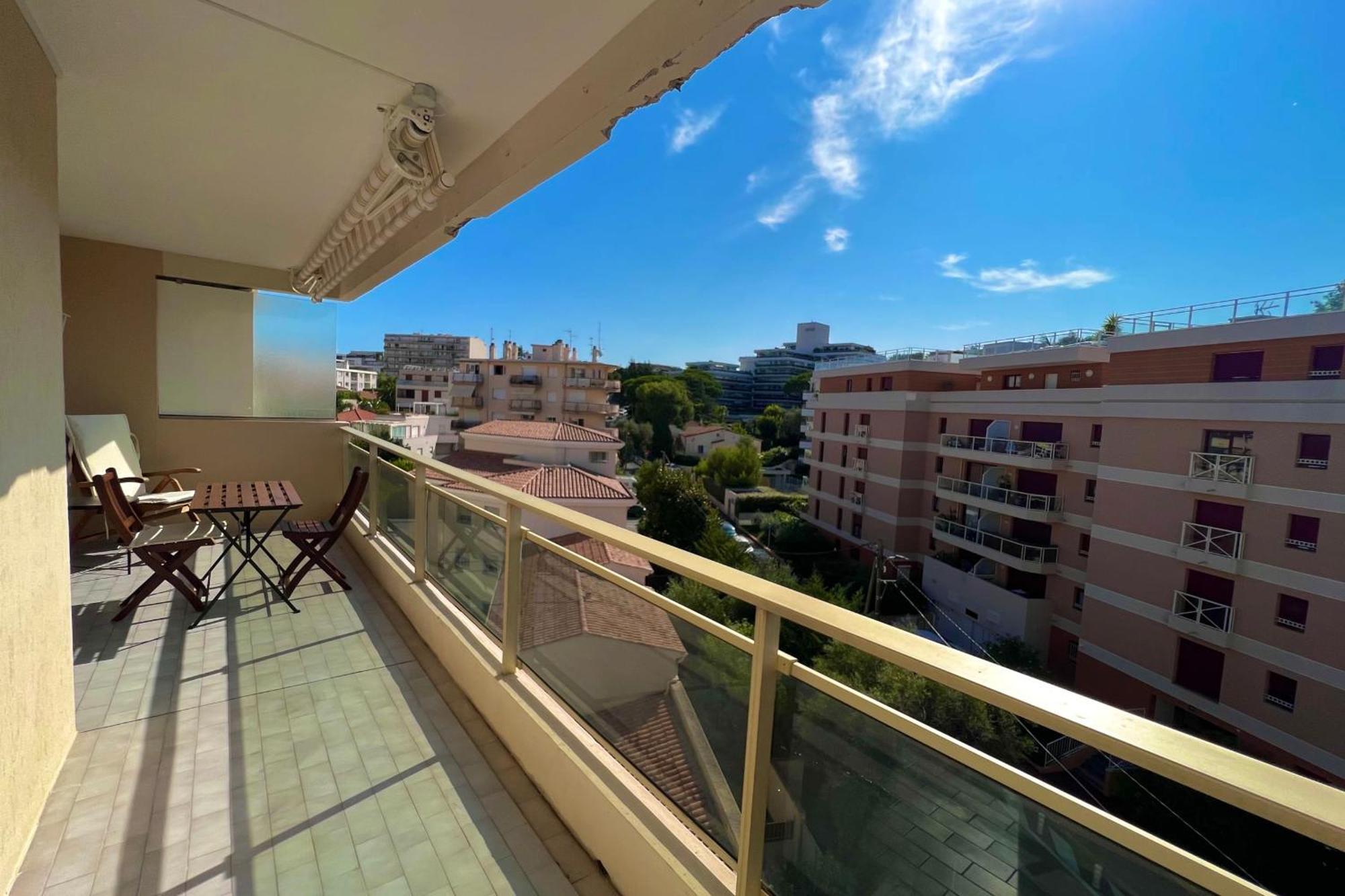 Juan Les Pins - Town Center - 4 People Antibes