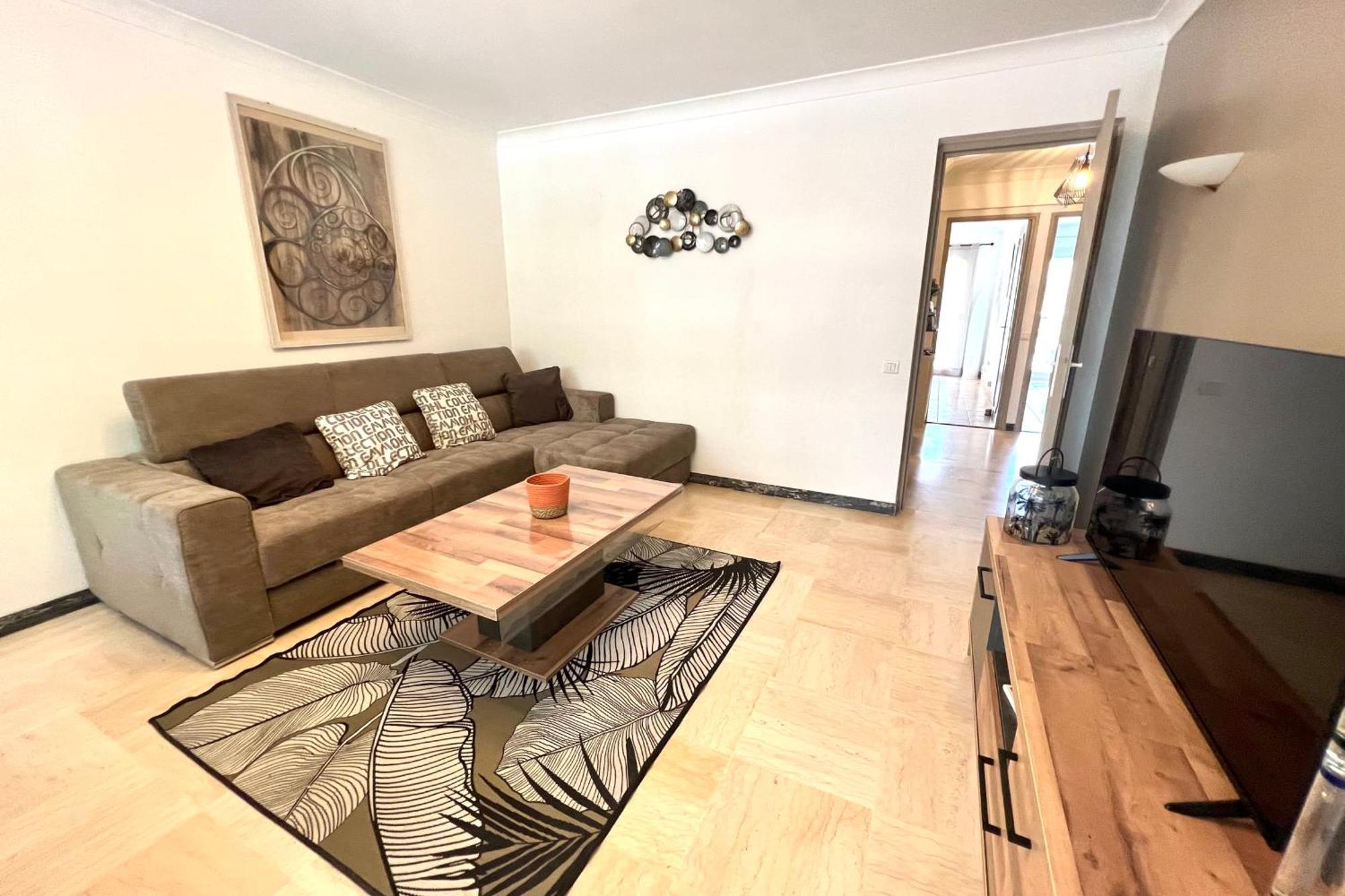 - 4 People - Parking - Terrace Apartment *