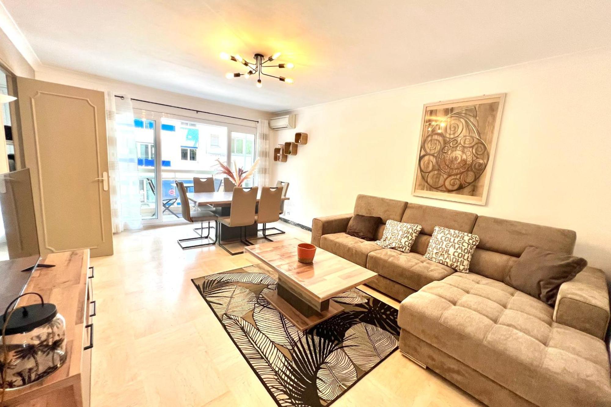 - 4 People - Parking - Terrace * Antibes