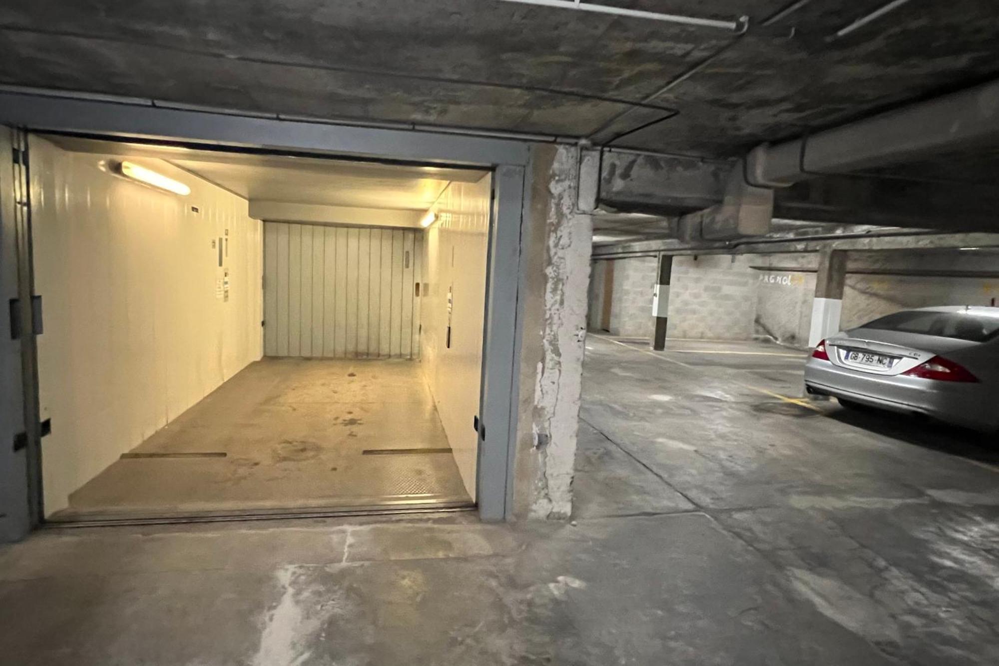 - 4 People - Parking - Terrace Apartment