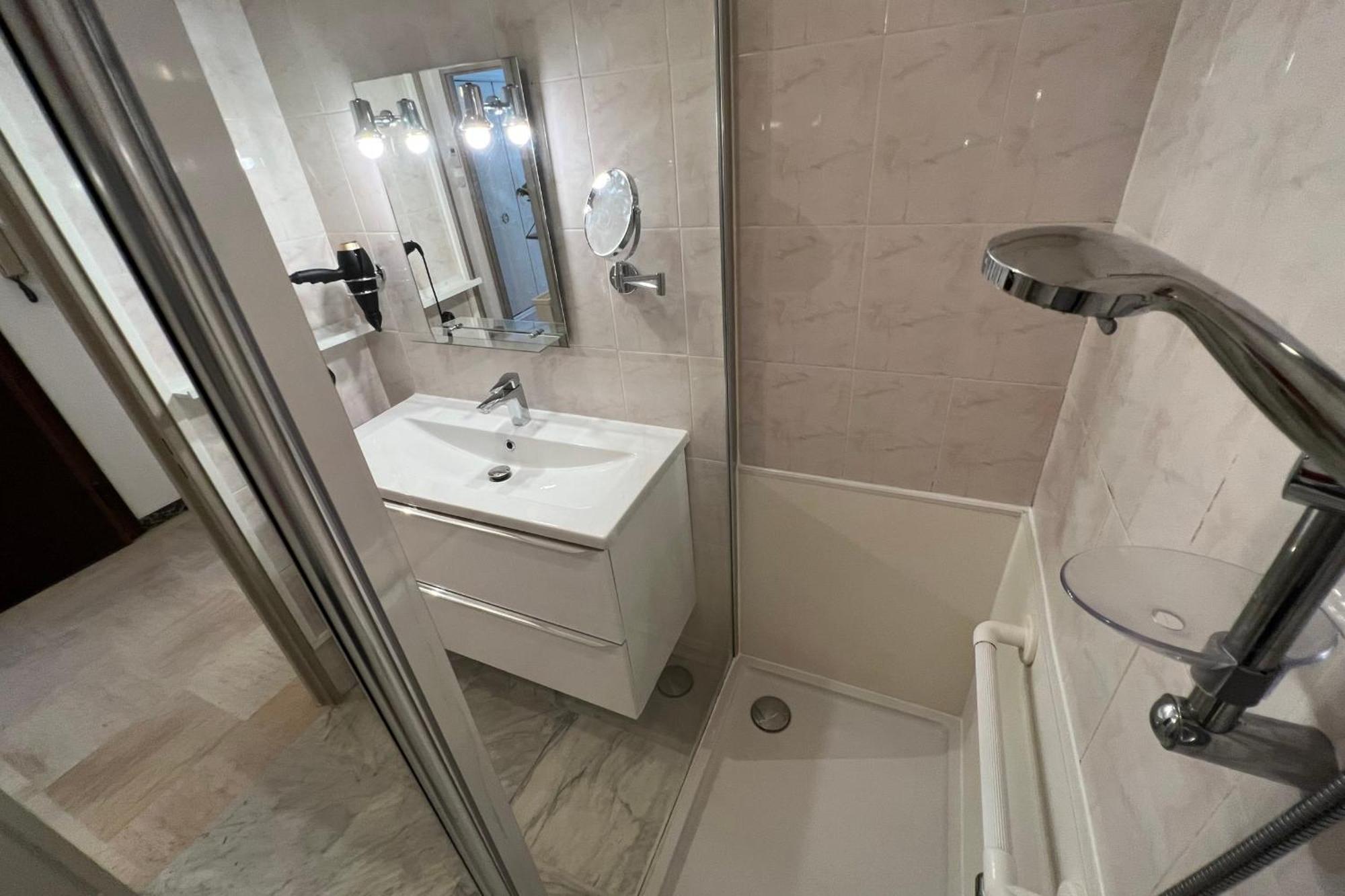 - 4 People - Parking - Terrace Apartment Antibes