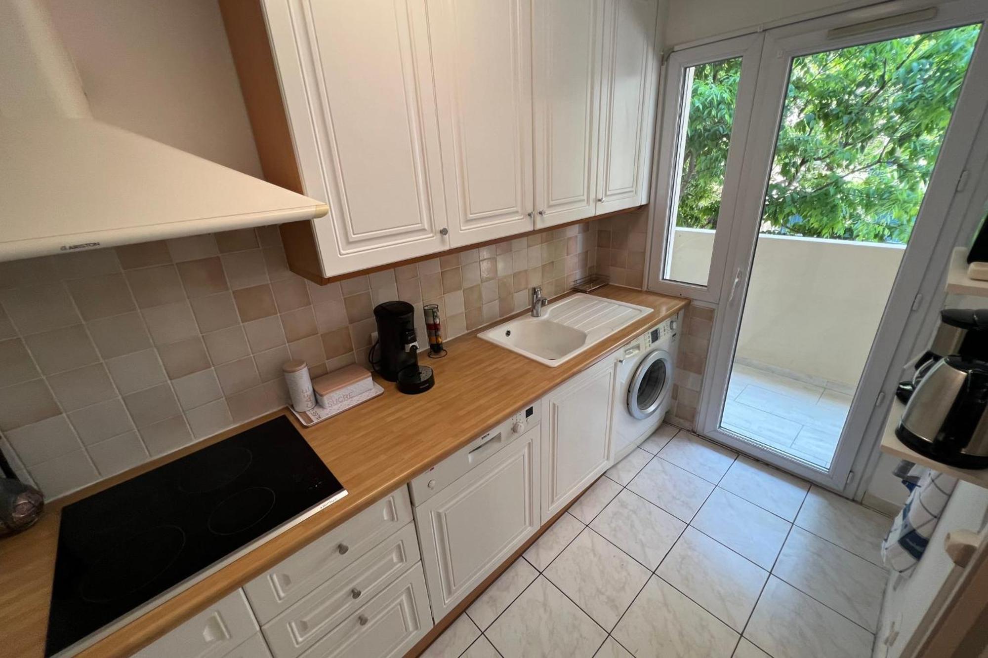 - 4 People - Parking - Terrace Apartment *