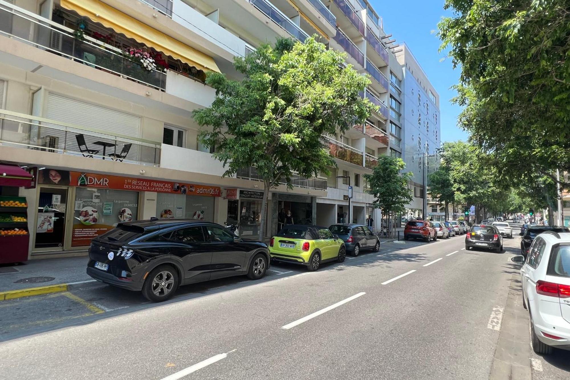 - 4 People - Parking - Terrace Apartment
